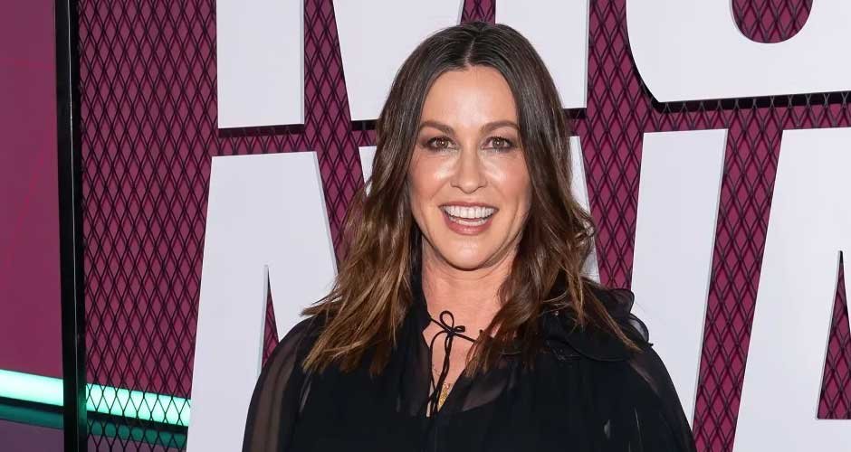 Alanis-Morissette-Net-Worth,-Family,-Career-and-Personal-Life