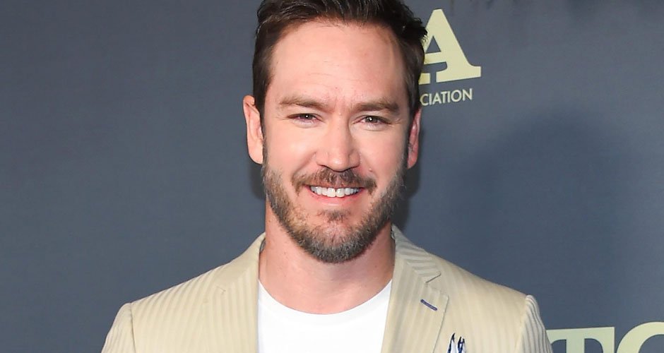 Net-Worth-of-Mark-Paul-Gosselaar,-Career-and-Personal-life