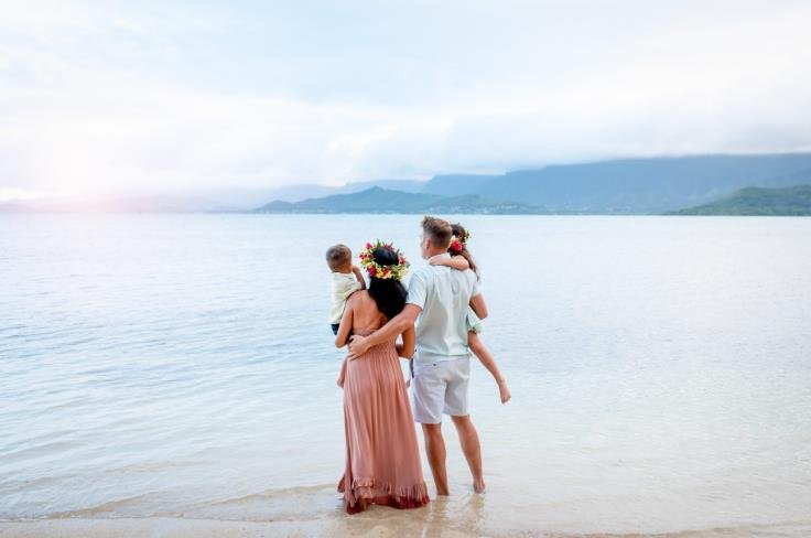 The Ultimate Guide to Planning Your Aulani Family Photo Session 2