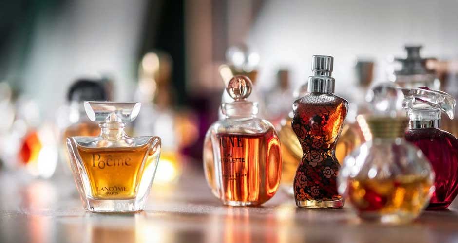 A-Guide-to-Feminine-Perfumes-That-Make-a-Statement