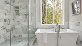 Maximize Space in Your Master Bathroom Layout