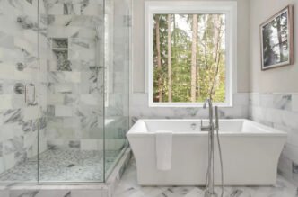 Maximize Space in Your Master Bathroom Layout